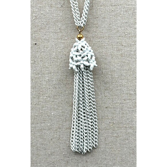 Vintage Monet‎ White Enamel over Metal Chain Necklace with Tassel Signed 24in - Picture 2 of 13